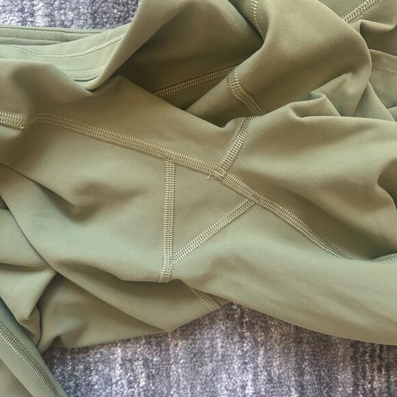 Lululemon Align High Rise Leggings with Pockets, 25", Size 10 - Picture 6 of 7